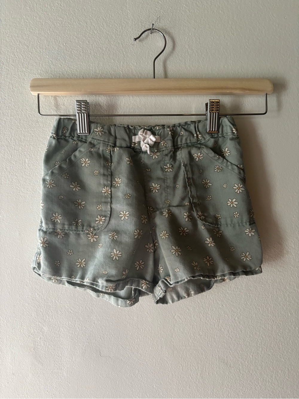 Sage Green Floral Elastic Waist Shorts